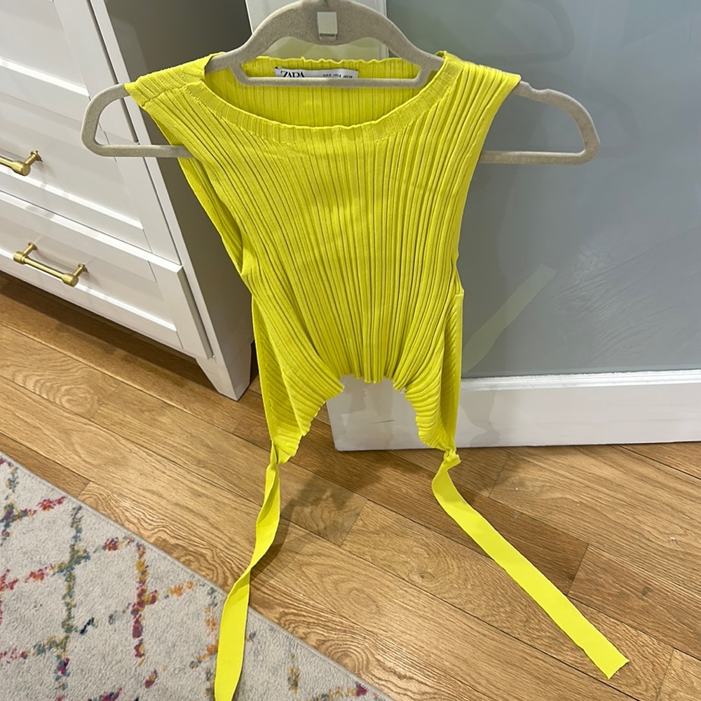 Zara open back yellow shirt